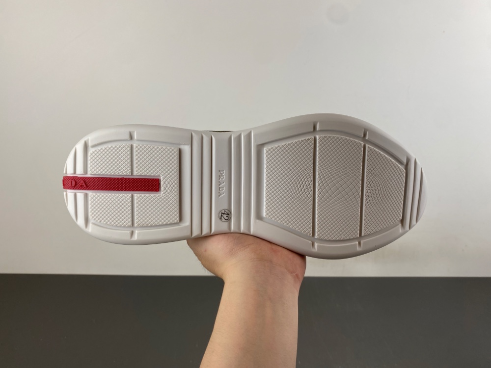 Prada - Image 17