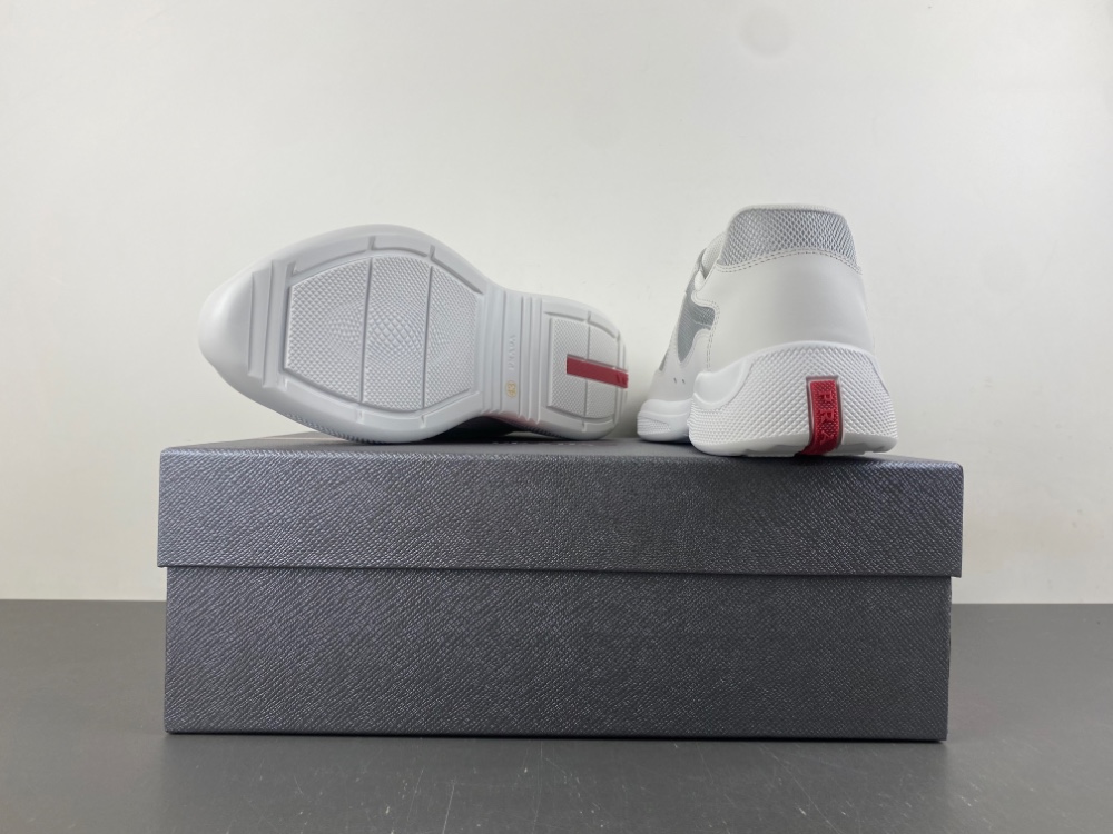 Prada - Image 17