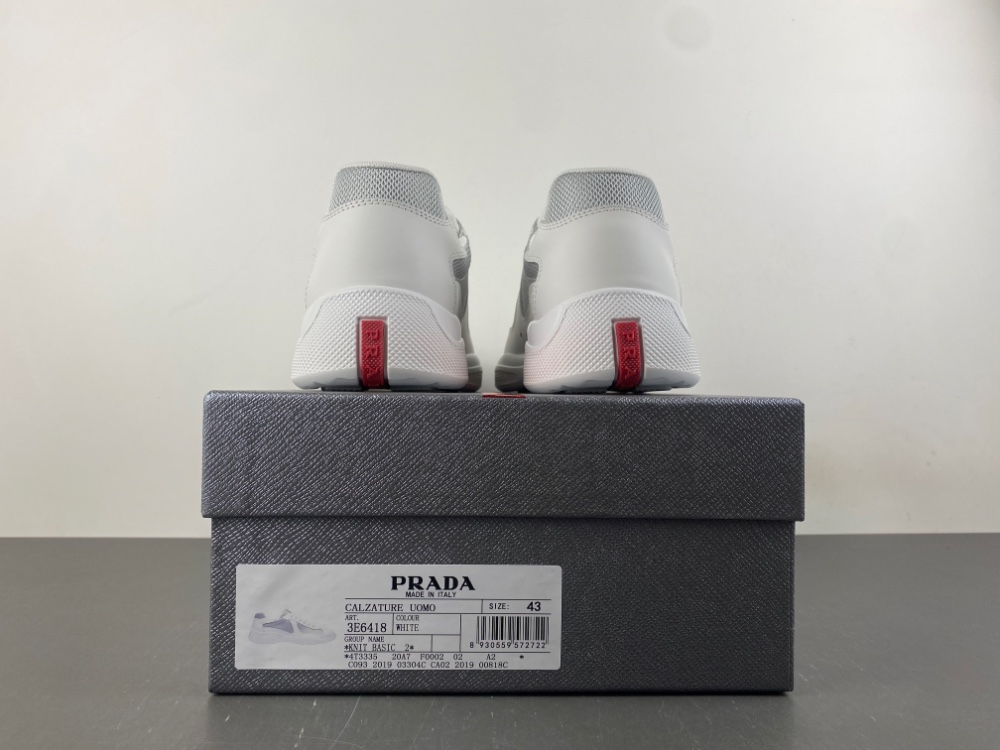 Prada - Image 18