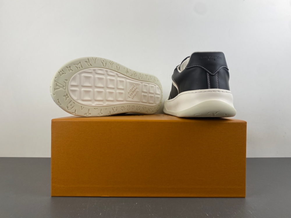 Louis Vuitton - Image 8
