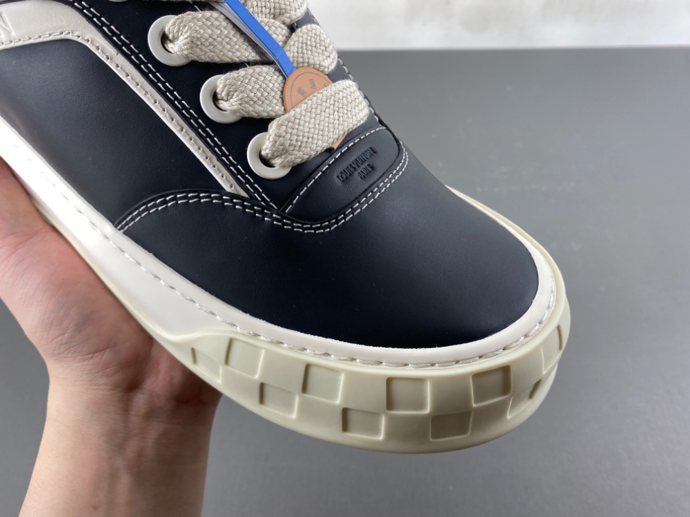 Louis Vuitton - Image 13